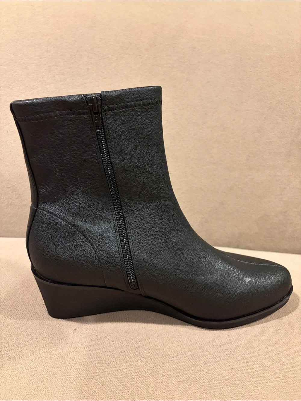 Women's Aerosoles NWOT Bonnie Wedge boots size 11